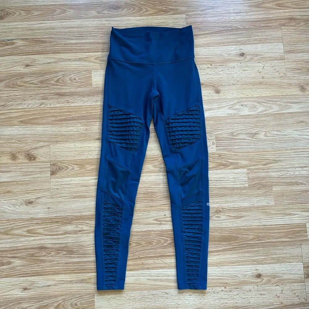 Alo Moto Leggings - size S